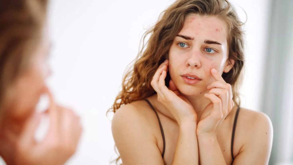 چگونه آلودگی هوا بر پیری زودرس پوست تاثیر می‌گذارد؟