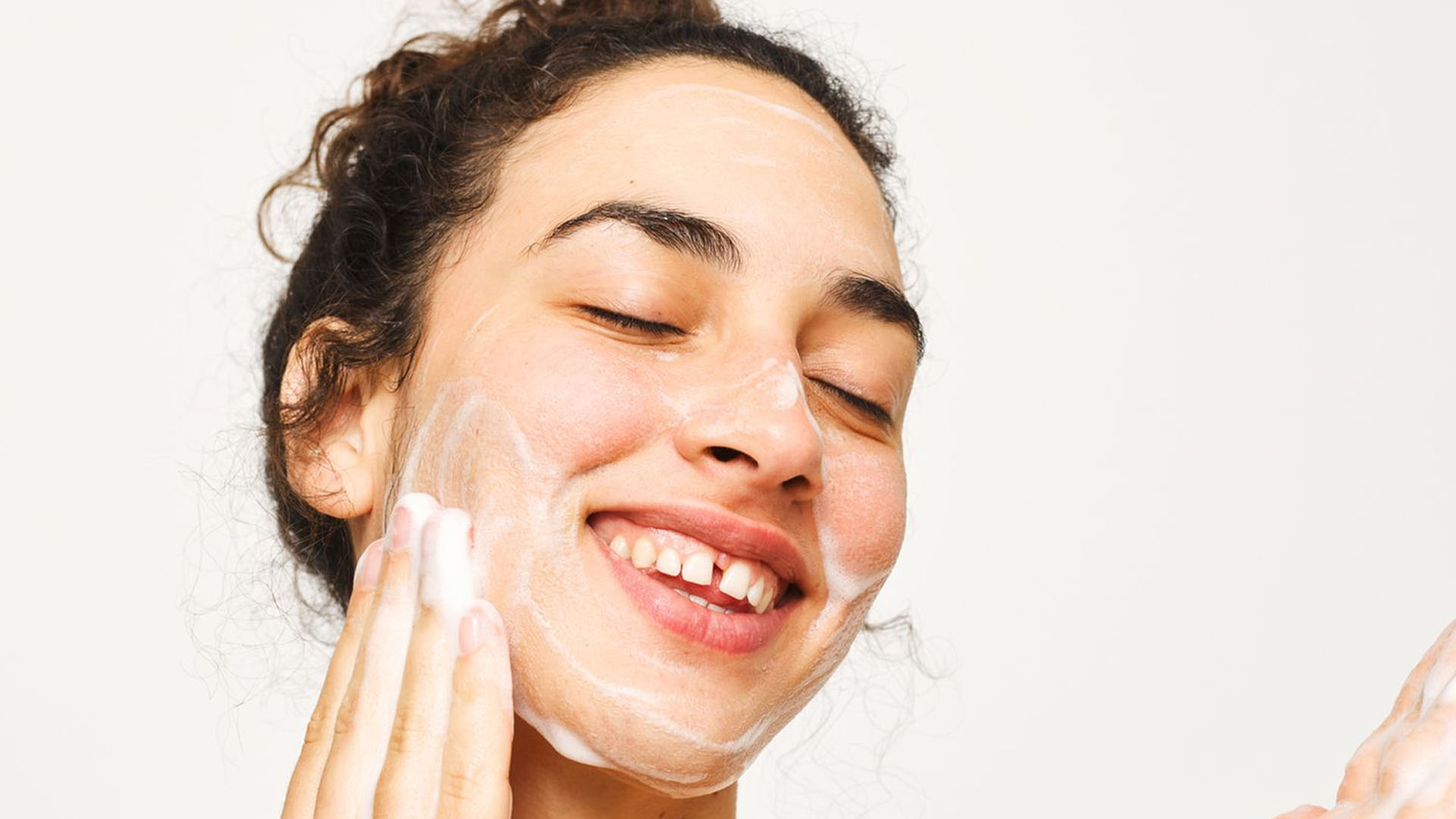 اشتباهات رایج دربارهی فیشال و پاکسازی پوست